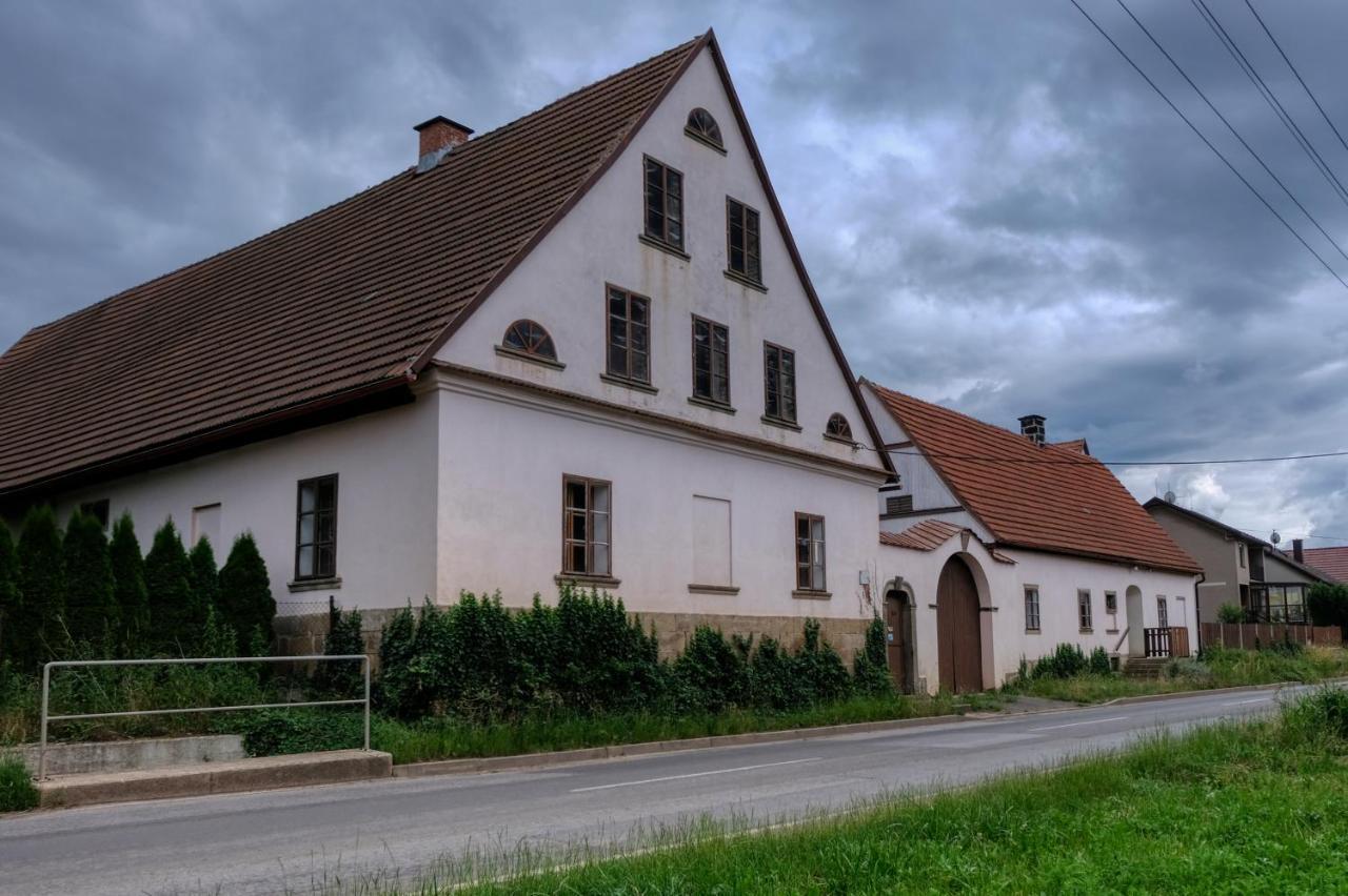 Apartmany V Broumovskem Statku Экстерьер фото