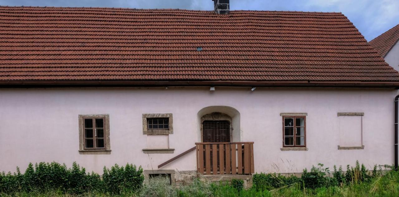 Apartmany V Broumovskem Statku Экстерьер фото