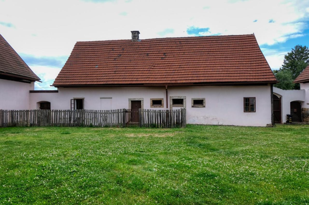 Apartmany V Broumovskem Statku Экстерьер фото