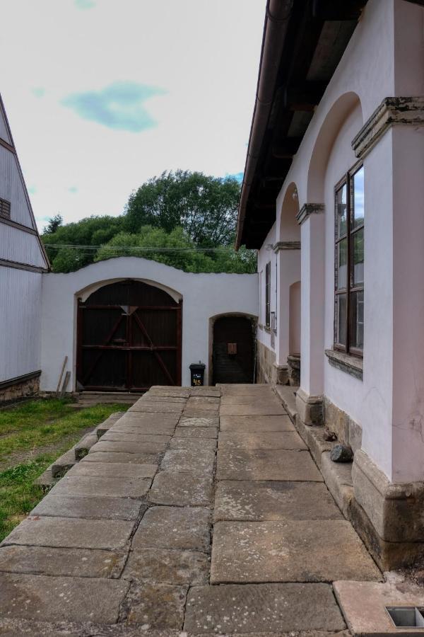 Apartmany V Broumovskem Statku Экстерьер фото