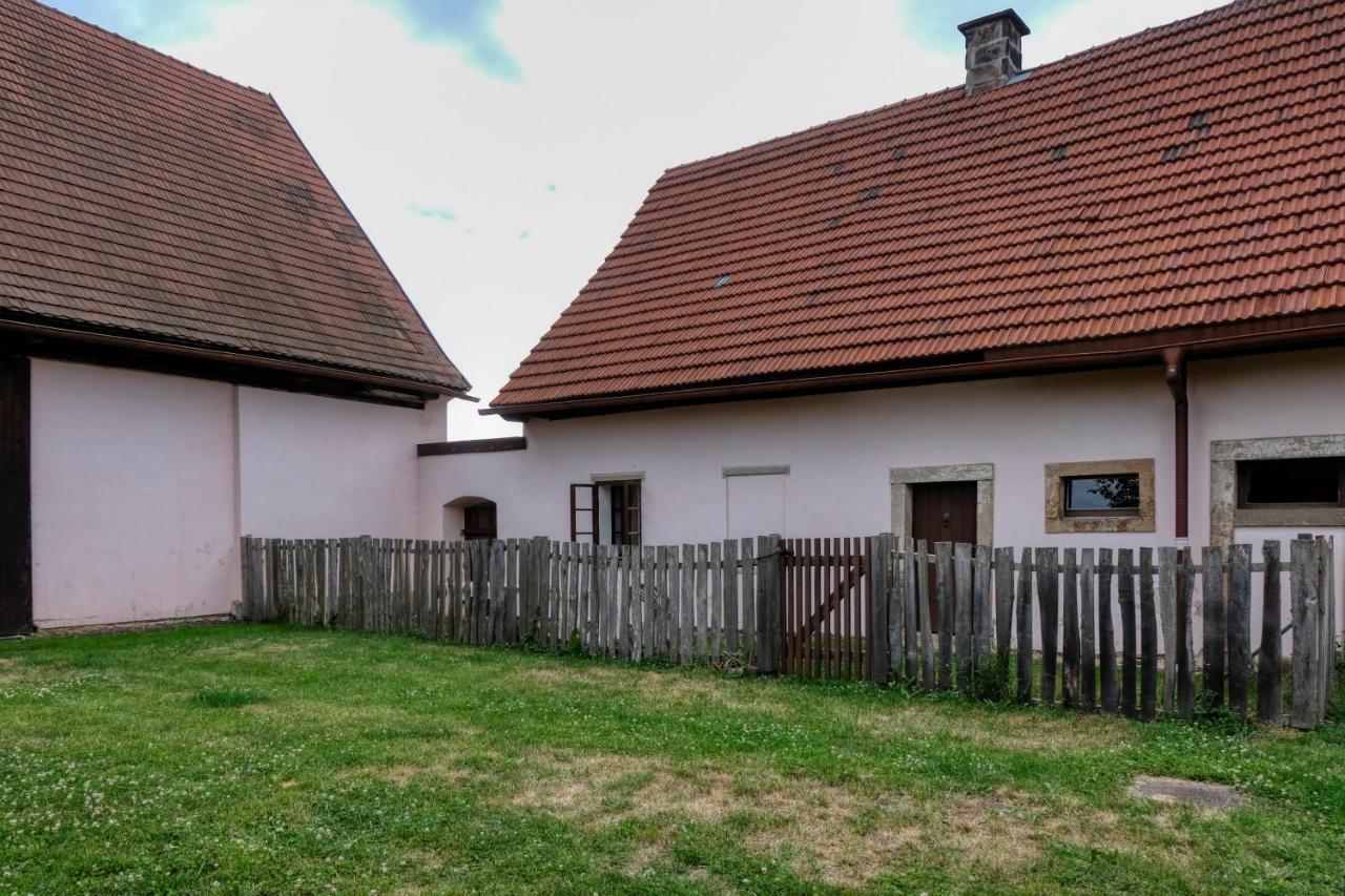 Apartmany V Broumovskem Statku Экстерьер фото