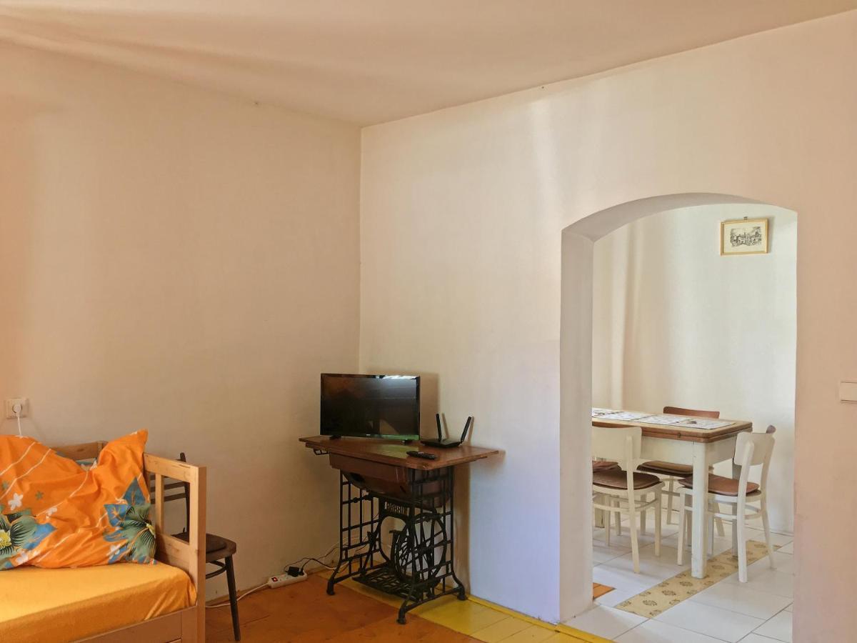 Apartmany V Broumovskem Statku Экстерьер фото